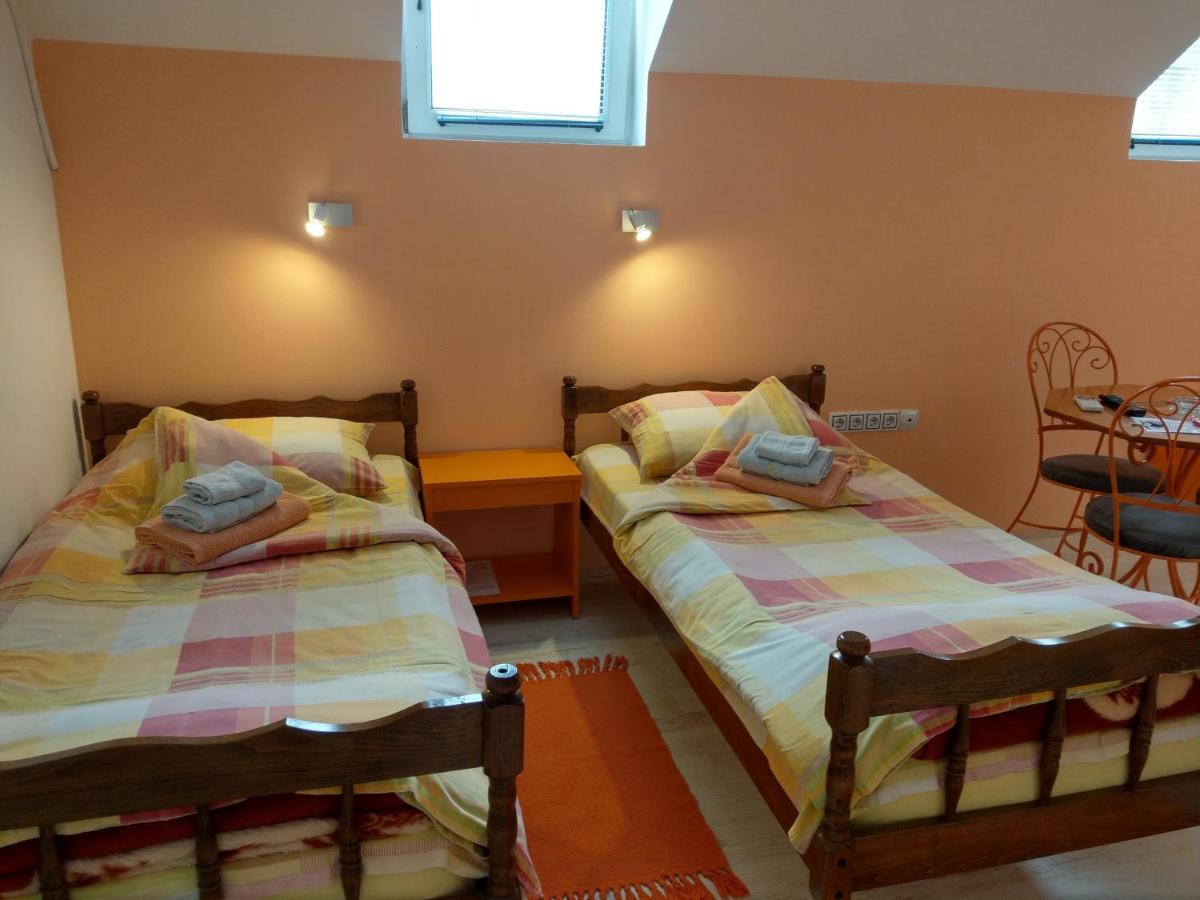 Apartment Harmonija apatin Bagian luar foto