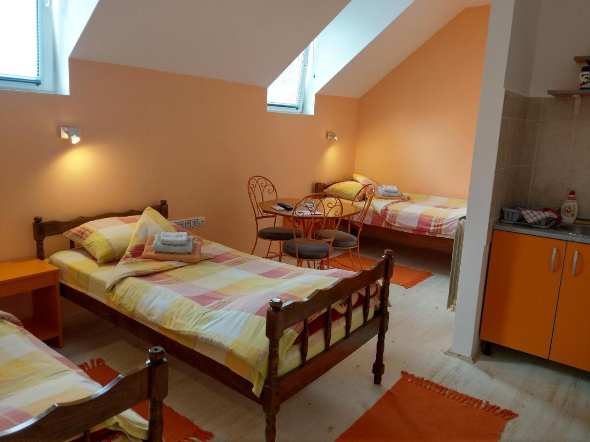 Apartment Harmonija apatin Bagian luar foto