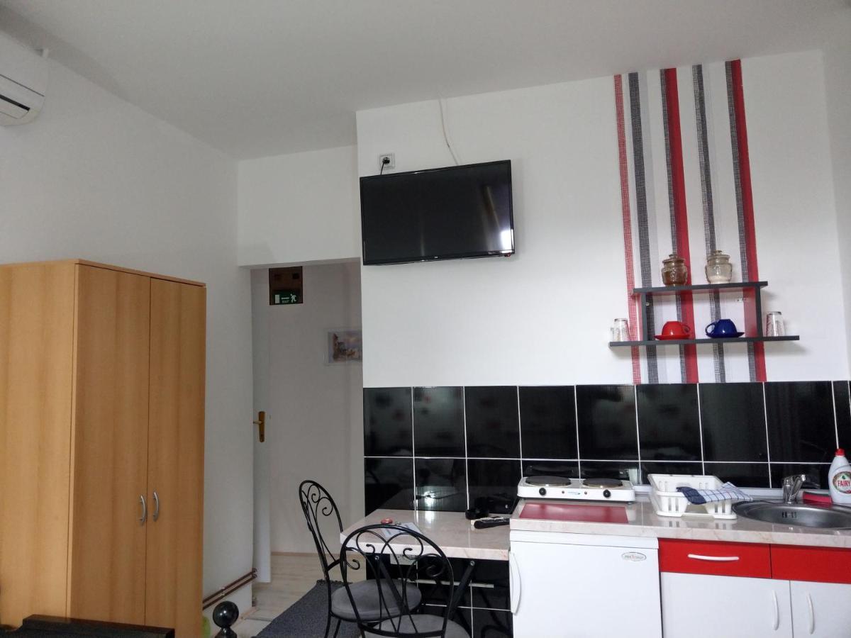 Apartment Harmonija apatin Bagian luar foto