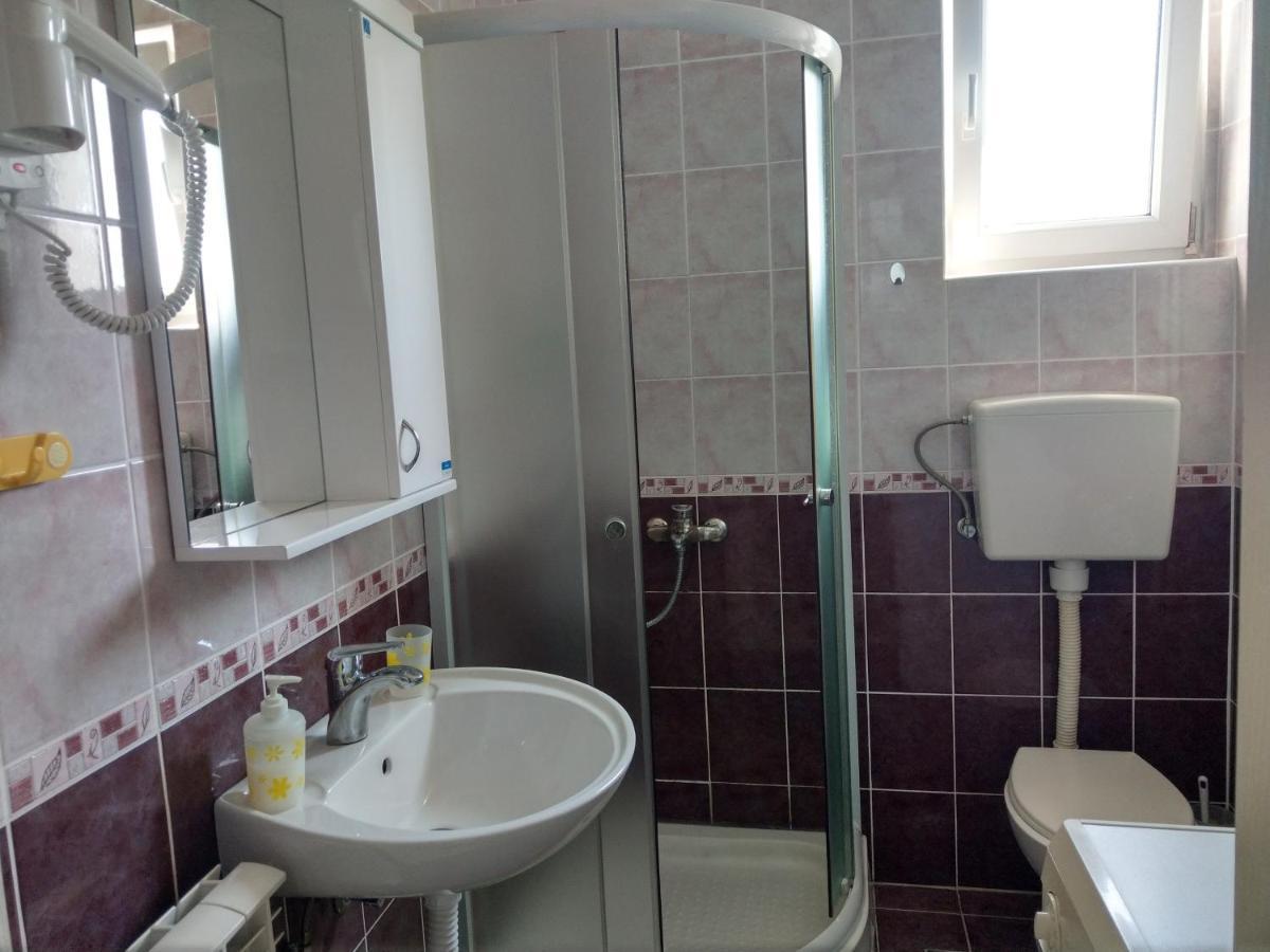 Apartment Harmonija apatin Bagian luar foto